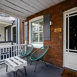 Comfy And Cozy Leslieville Home